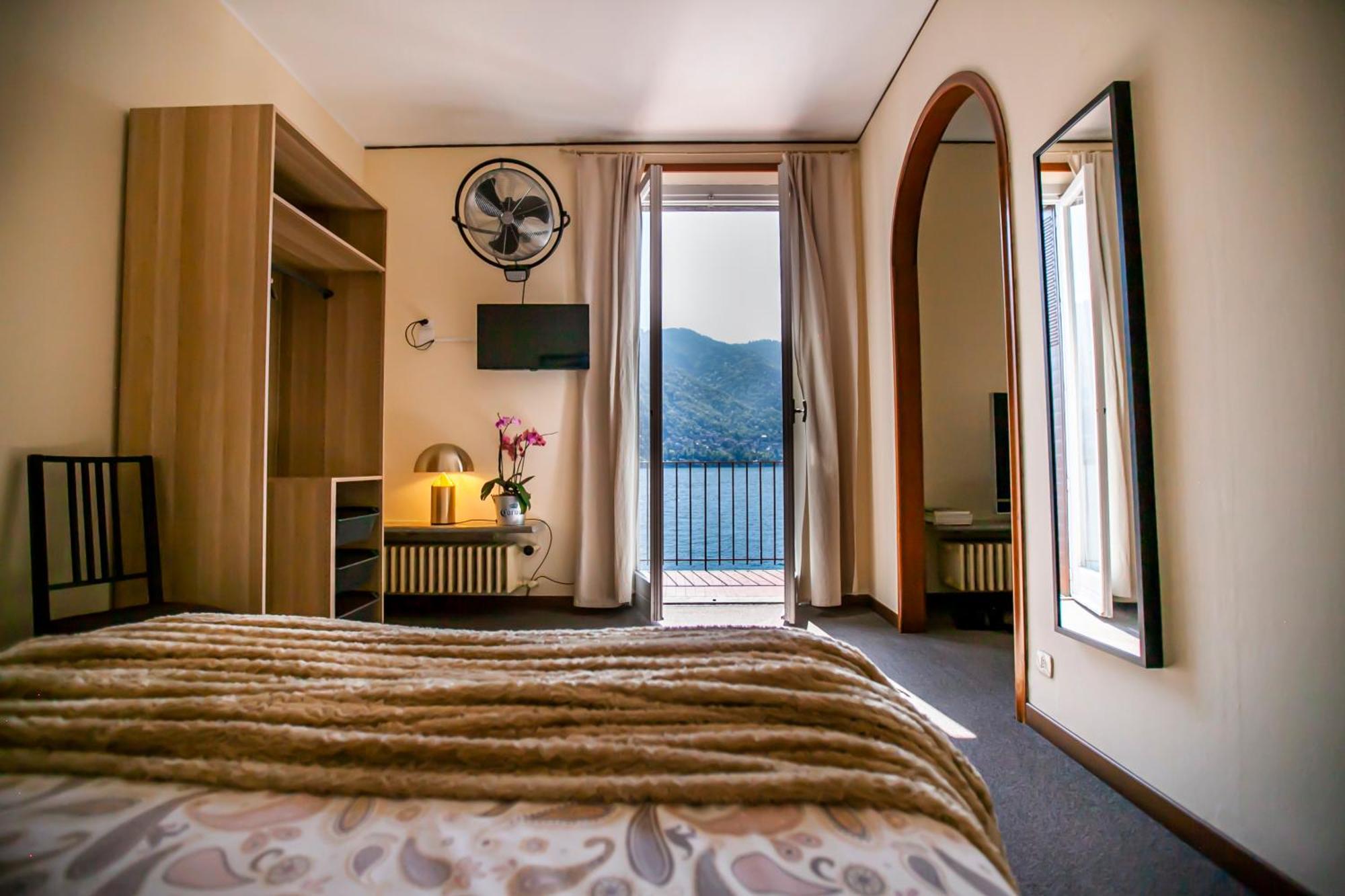 Darsena Di Riva Grande Hotel Moltrasio Exterior foto